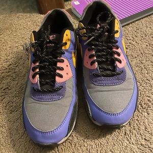 Champion shoes(8.5) nike air max(9)